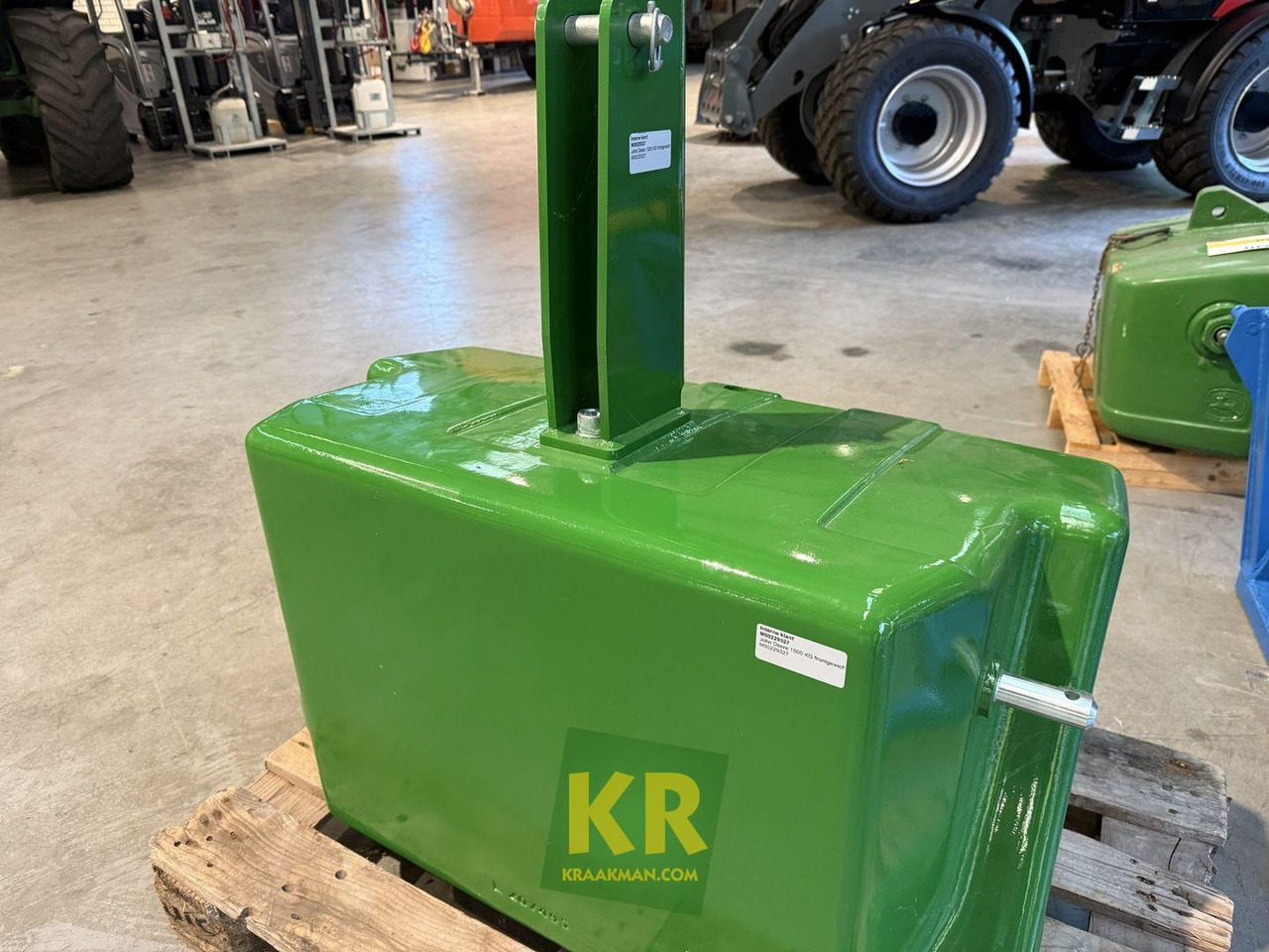 1500 KG John Deere - Ellensúly: 2 kép. 1500 KG John Deere - Ellensúly: 2 kép.