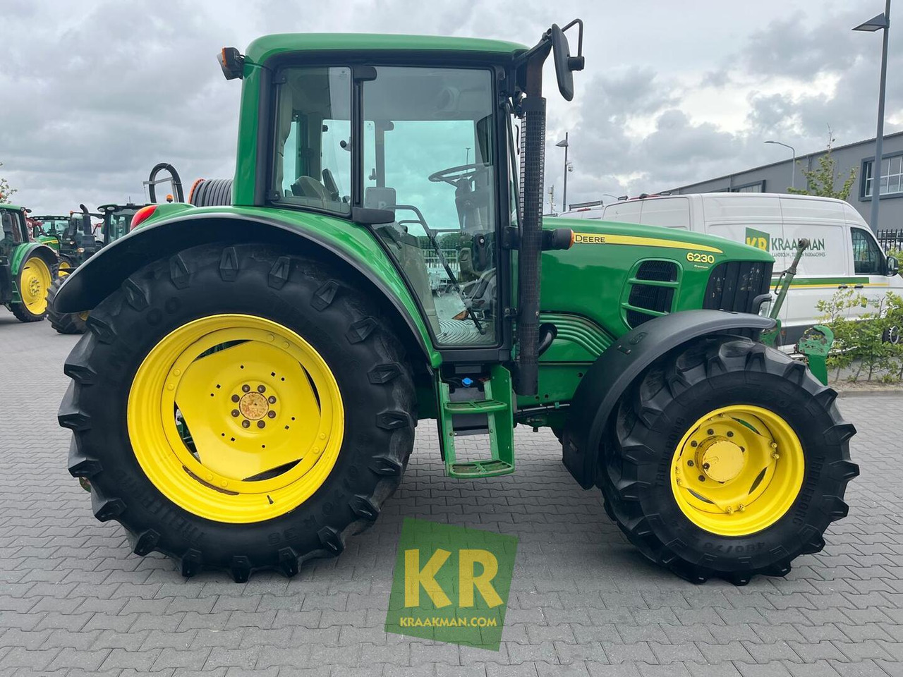 6230 John Deere - Traktor: 4 kép. 6230 John Deere - Traktor: 4 kép.