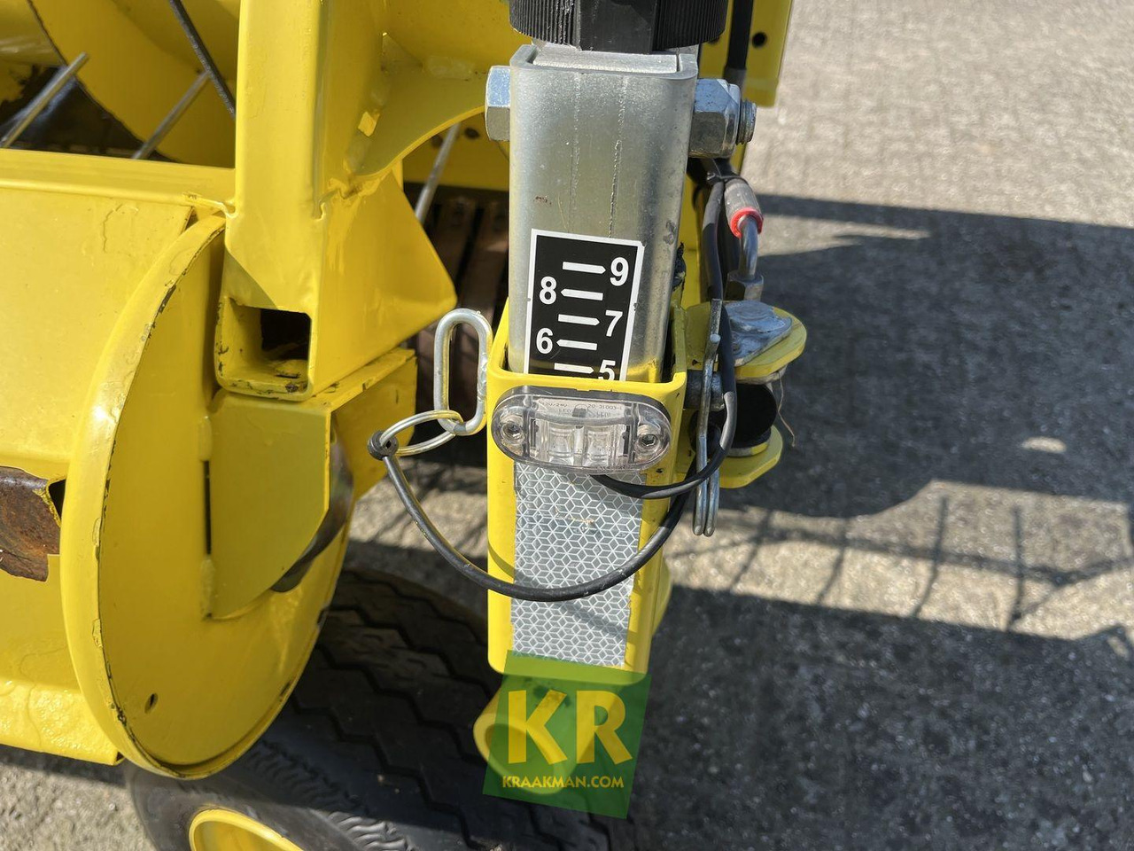 630C John Deere - Takarmánybetakarító gép: 3 kép. 630C John Deere - Takarmánybetakarító gép: 3 kép.