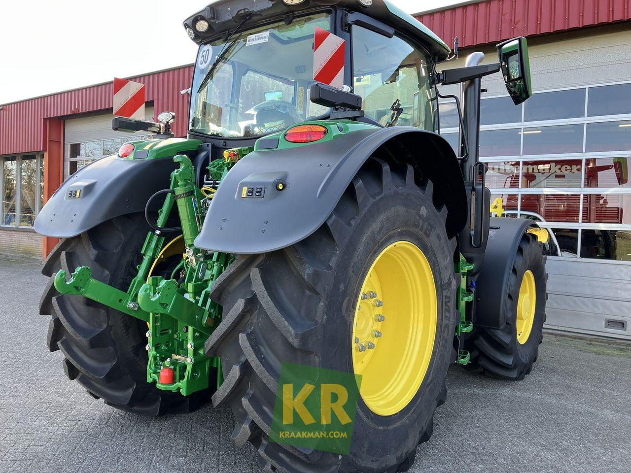 6R 175 John Deere - Traktor: 3 kép. 6R 175 John Deere - Traktor: 3 kép.