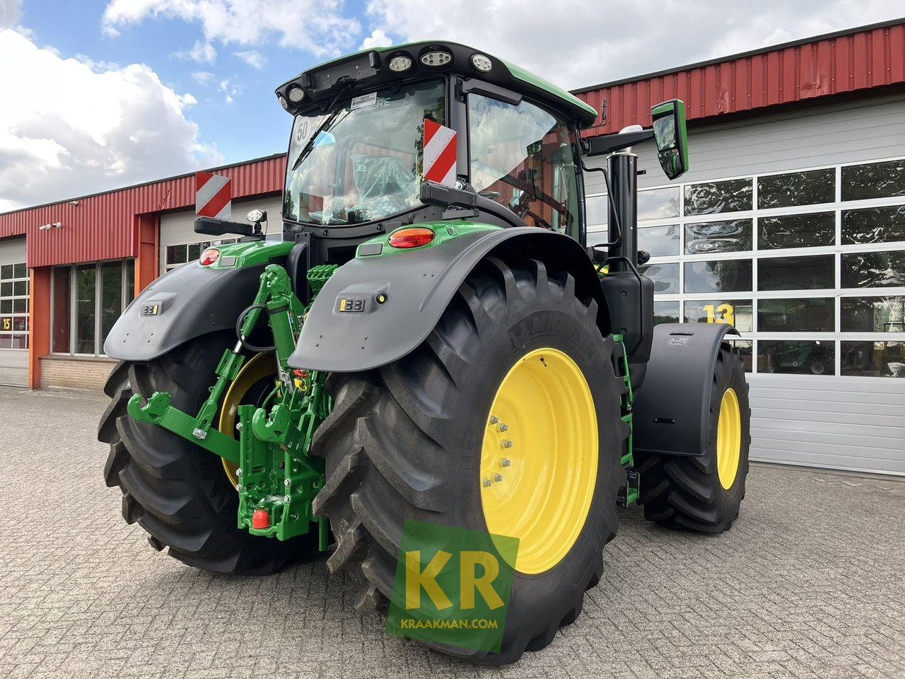 6R 230 John Deere - Traktor: 3 kép. 6R 230 John Deere - Traktor: 3 kép.