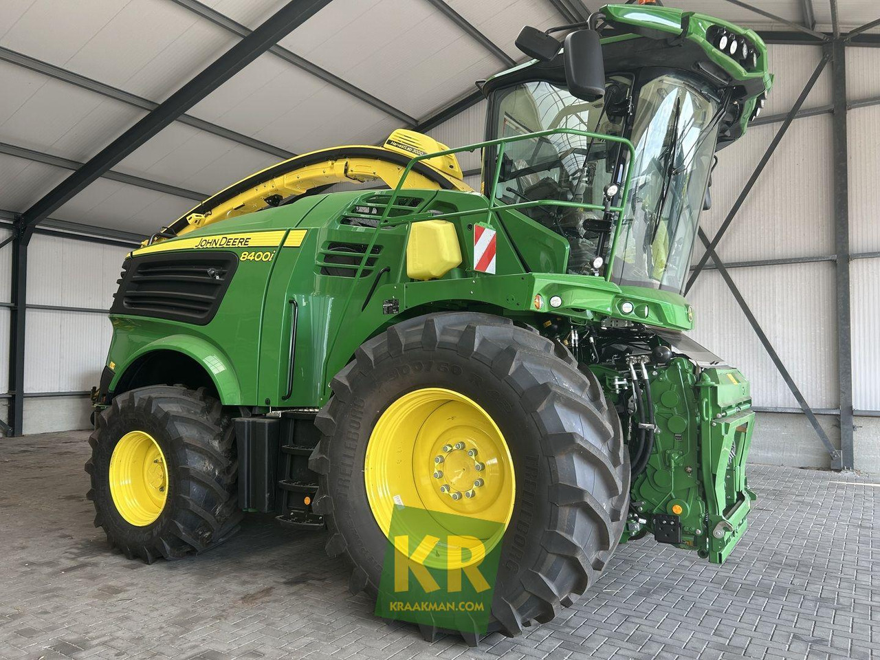 8400 John Deere - Önjáró szecskázógép: 5 kép. 8400 John Deere - Önjáró szecskázógép: 5 kép.