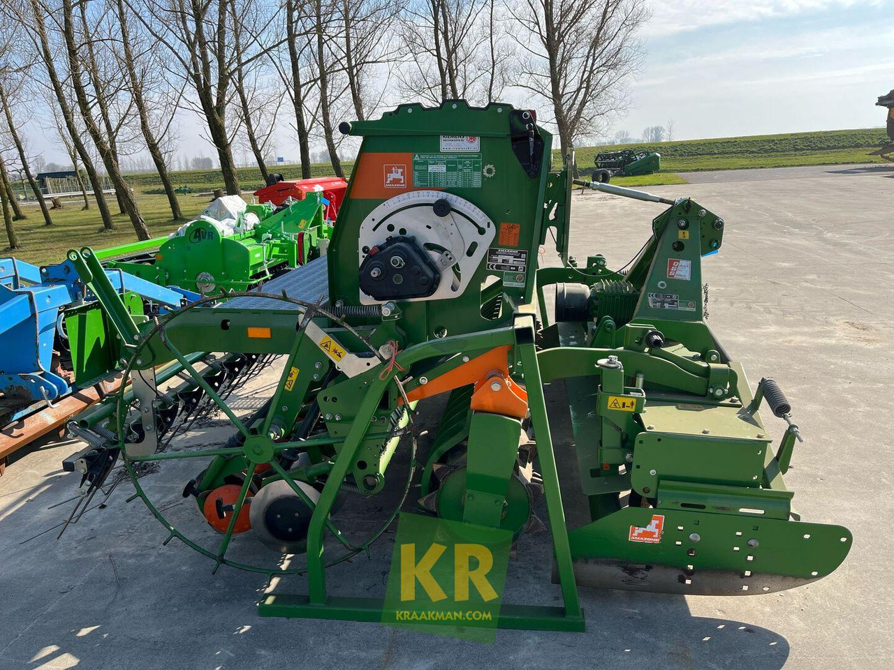 Amazone 3000 SUPER - Kombinált vetőgép: 4 kép. Amazone 3000 SUPER - Kombinált vetőgép: 4 kép.