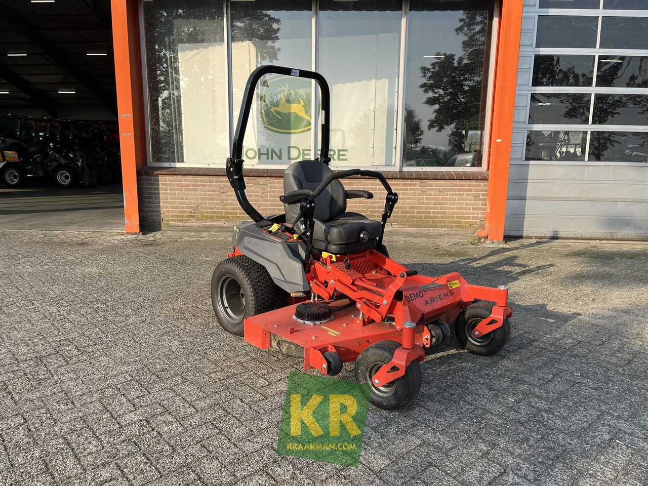 Ariens ZENITH - Kerti fűkasza: 3 kép. Ariens ZENITH - Kerti fűkasza: 3 kép.