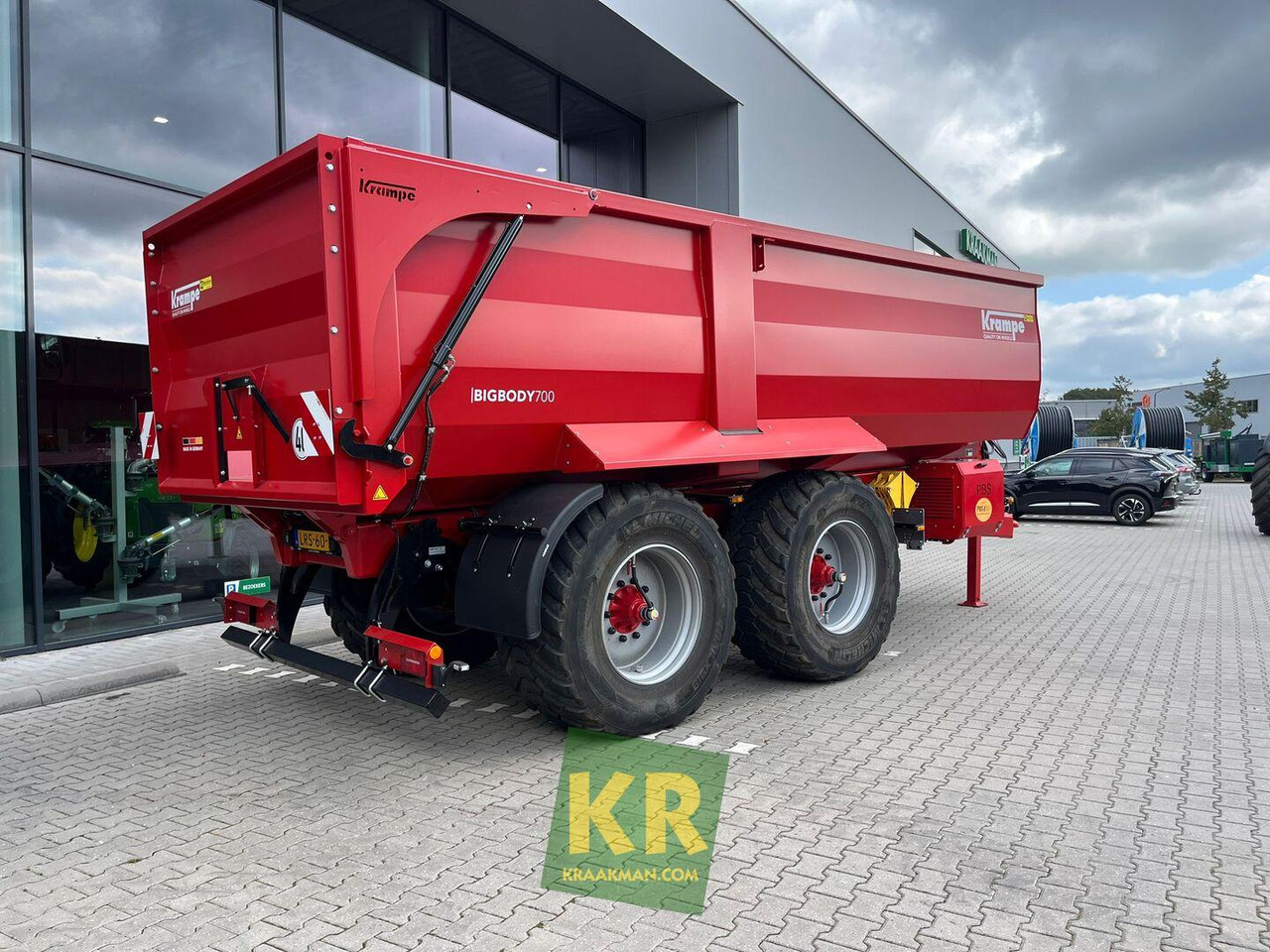 BIG BODY 700 Krampe - Mezőgazdasági billenőpótkocsi: 3 kép. BIG BODY 700 Krampe - Mezőgazdasági billenőpótkocsi: 3 kép.