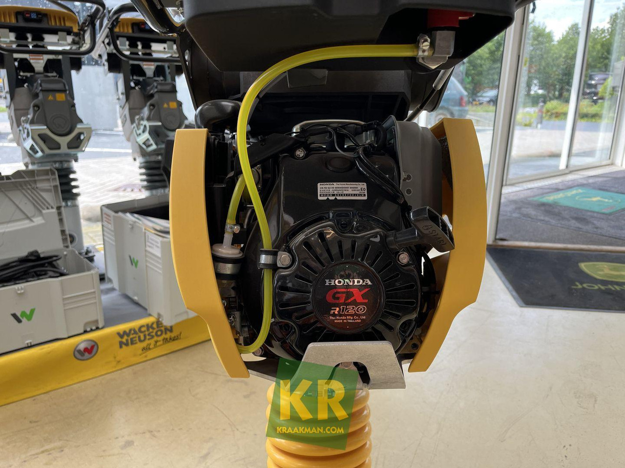 Bomag BT60 - Döngölőgép: 3 kép. Bomag BT60 - Döngölőgép: 3 kép.