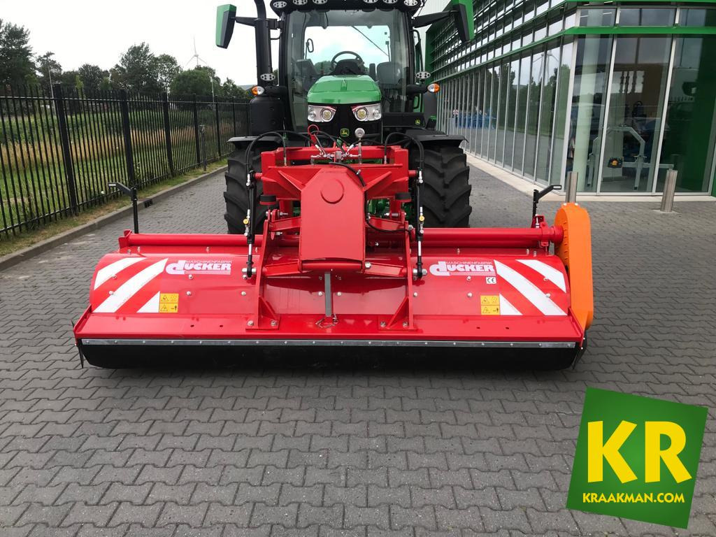 Ducker UM - Fűkasza: 2 kép. Ducker UM - Fűkasza: 2 kép.