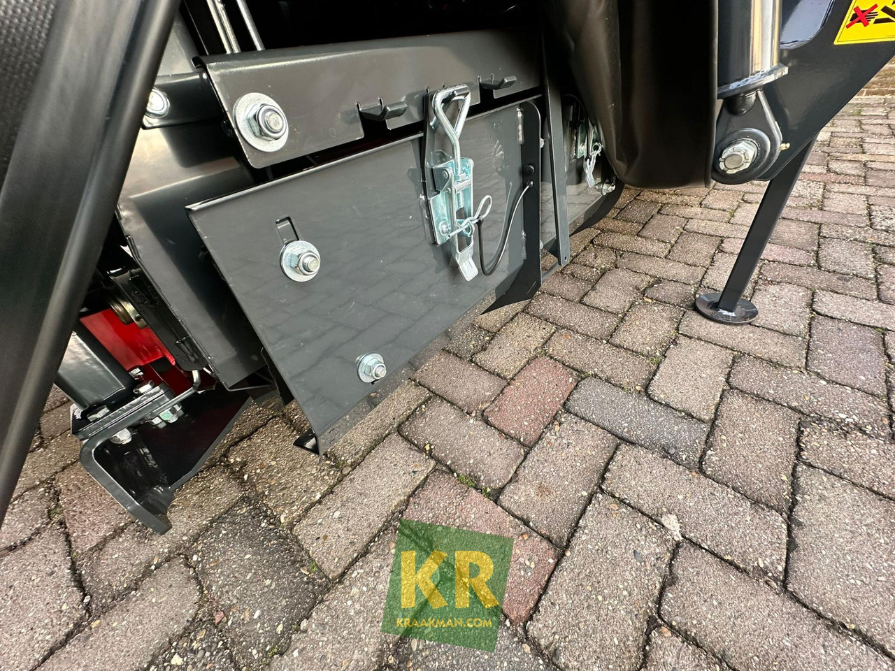 EXTRA Vicon - Fűkasza: 4 kép. EXTRA Vicon - Fűkasza: 4 kép.
