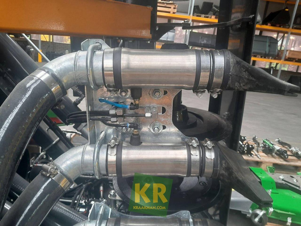 Fullject X-line 9.00 Veenhuis - Hígtrágya kijuttatás: 3 kép. Fullject X-line 9.00 Veenhuis - Hígtrágya kijuttatás: 3 kép.