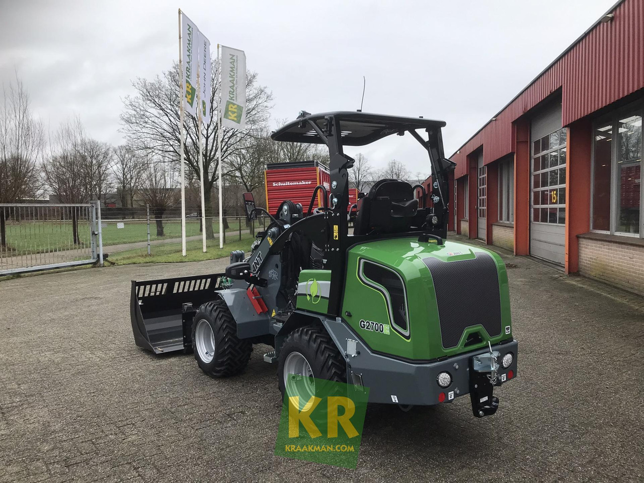 G2700E Giant - Derékcsuklós rakodó: 5 kép. G2700E Giant - Derékcsuklós rakodó: 5 kép.