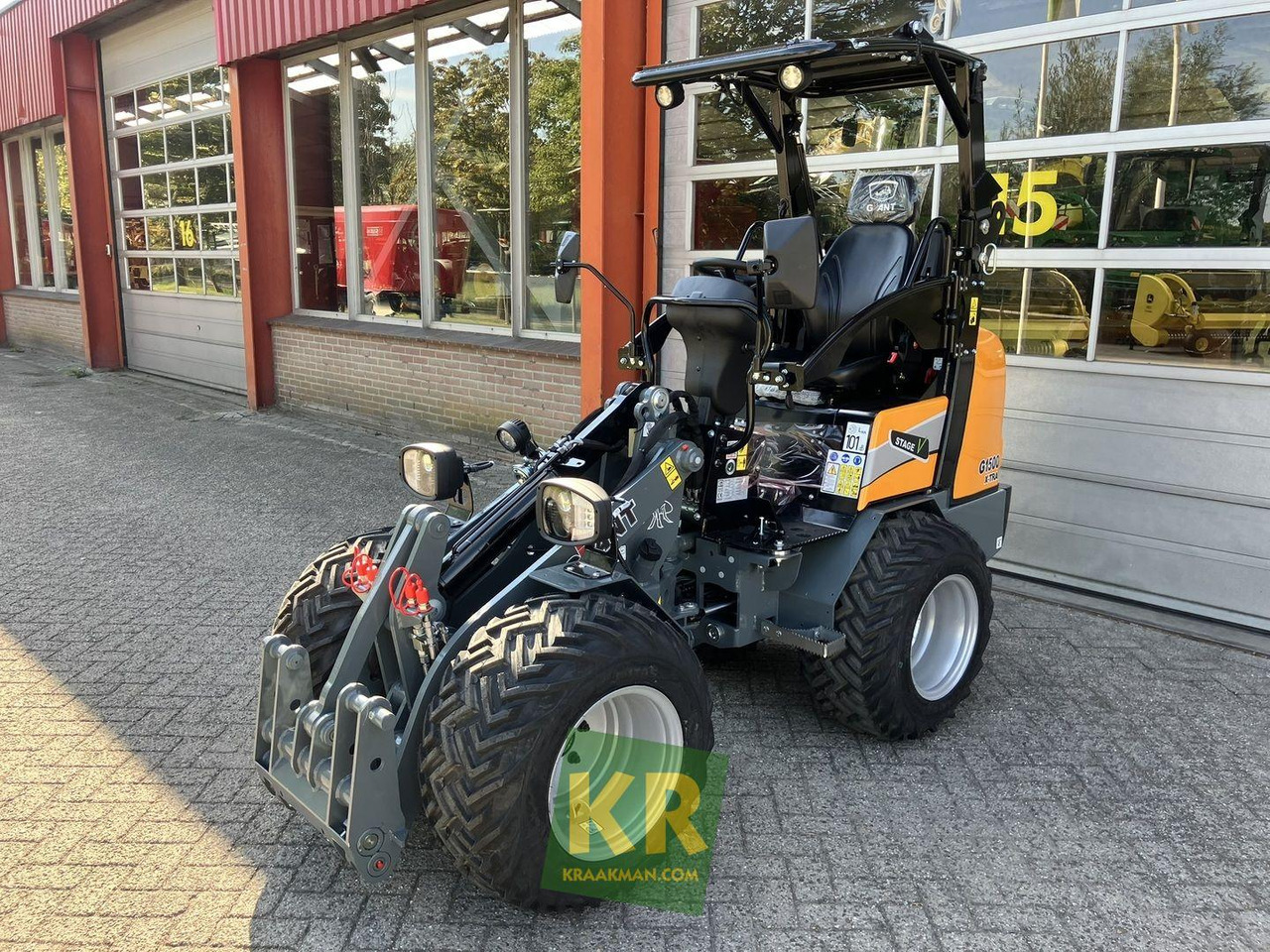 Giant G1500 Xtra - Derékcsuklós rakodó: 1 kép. Giant G1500 Xtra - Derékcsuklós rakodó: 1 kép.
