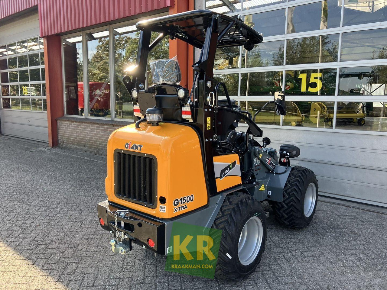 Giant G1500 Xtra - Derékcsuklós rakodó: 4 kép. Giant G1500 Xtra - Derékcsuklós rakodó: 4 kép.