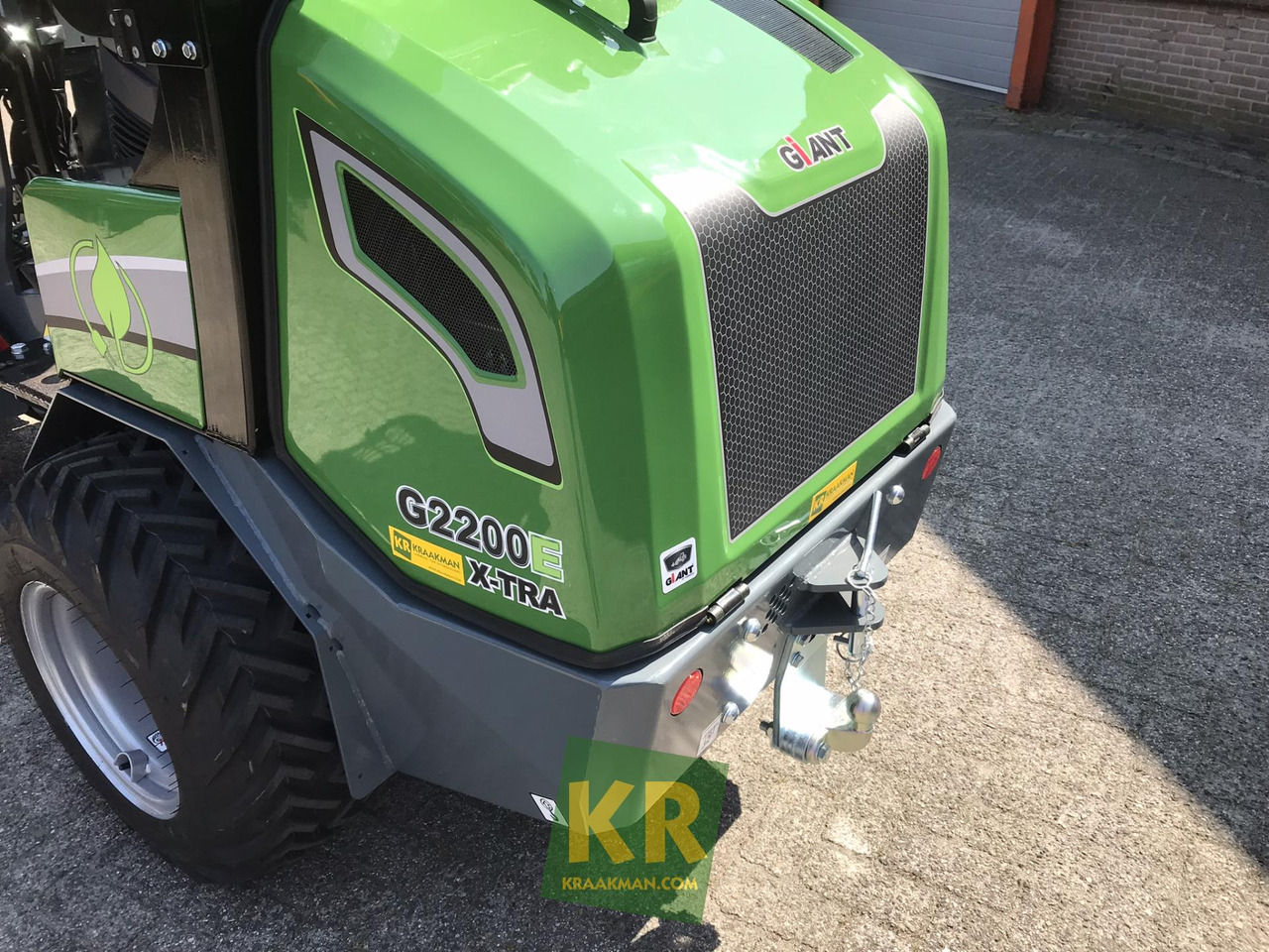 Giant G2200E - Derékcsuklós rakodó: 5 kép. Giant G2200E - Derékcsuklós rakodó: 5 kép.