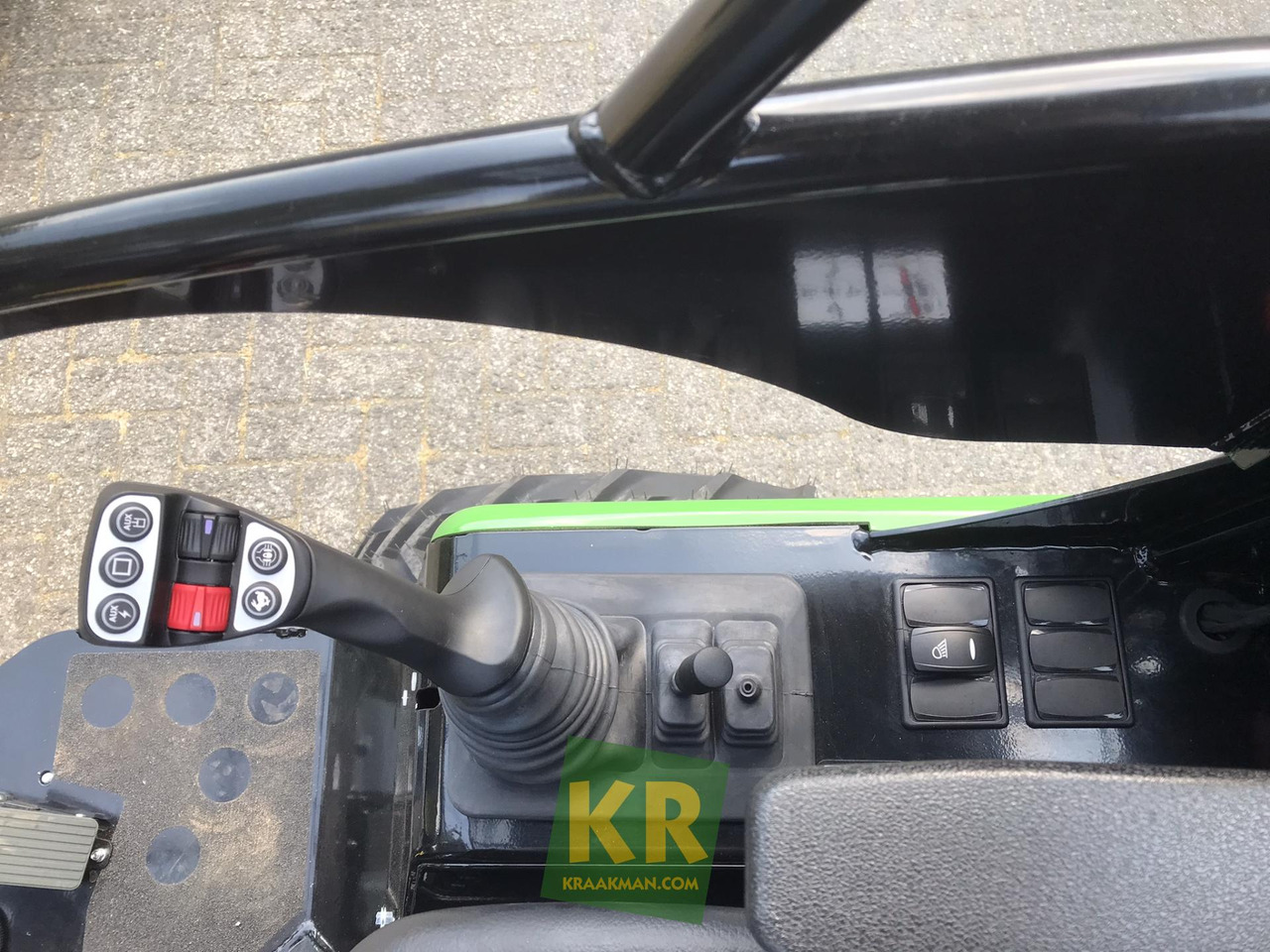 Új Derékcsuklós rakodó Giant G2200E: 9 kép.