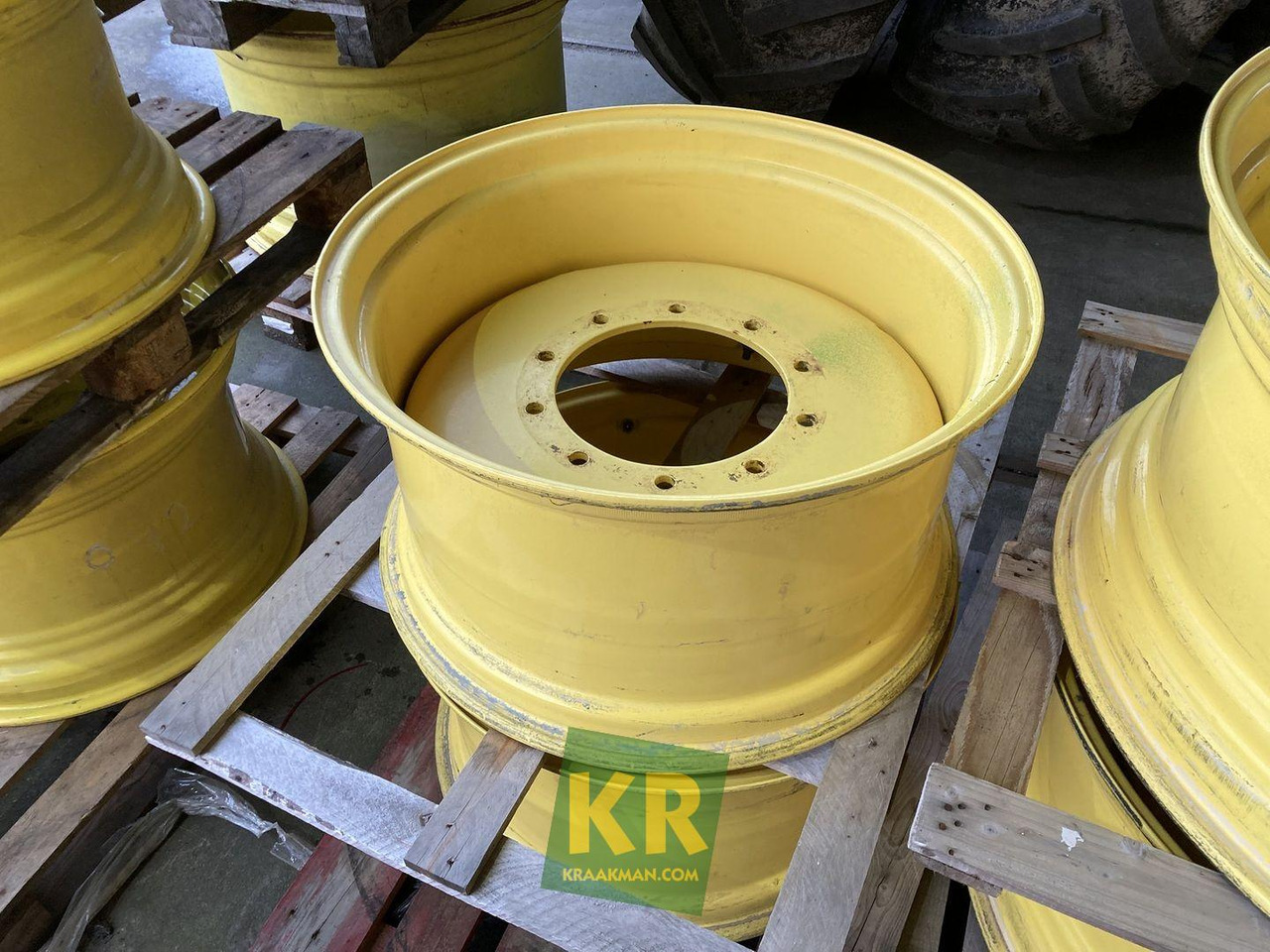 John Deere 15 X 28 velg - Komplett kerék - Mezőgazdasági gépek: 1 kép. John Deere 15 X 28 velg - Komplett kerék - Mezőgazdasági gépek: 1 kép.