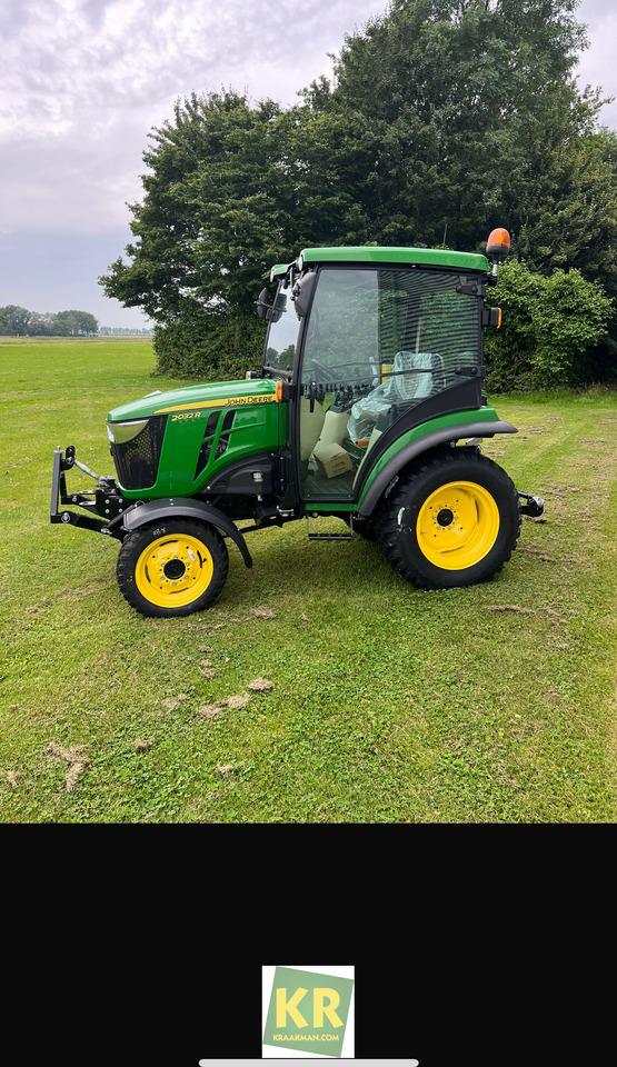 John Deere 2032R - Kistraktor: 1 kép. John Deere 2032R - Kistraktor: 1 kép.