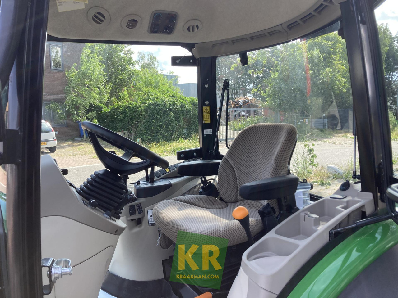 John Deere 3046R - Kistraktor: 4 kép. John Deere 3046R - Kistraktor: 4 kép.