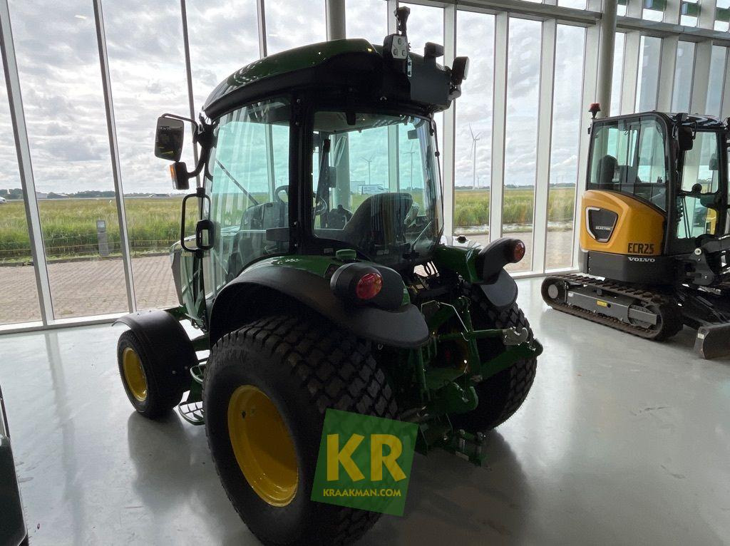 John Deere 4066R - Kistraktor: 5 kép. John Deere 4066R - Kistraktor: 5 kép.