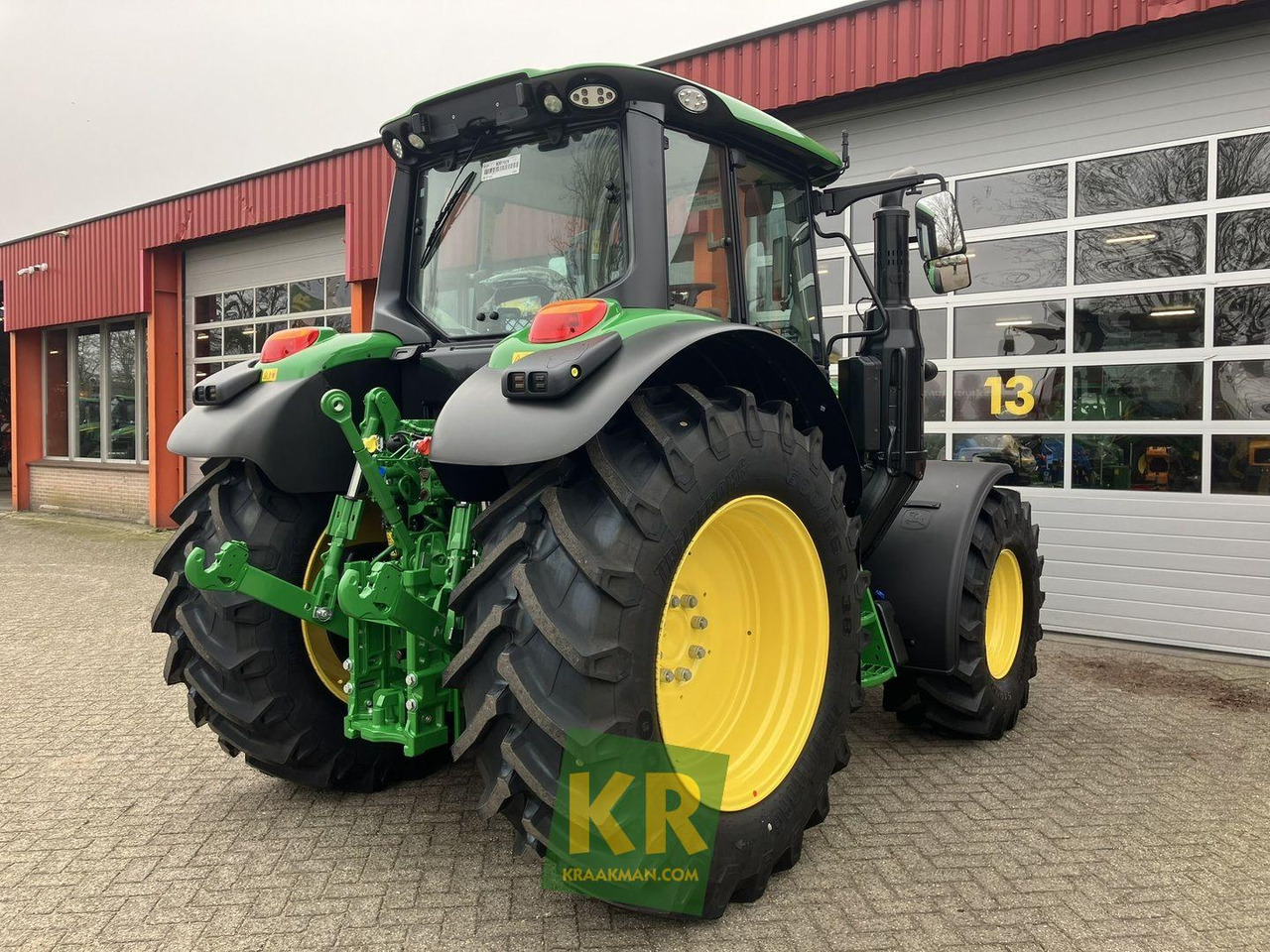 John Deere 6100M - Traktor: 3 kép. John Deere 6100M - Traktor: 3 kép.