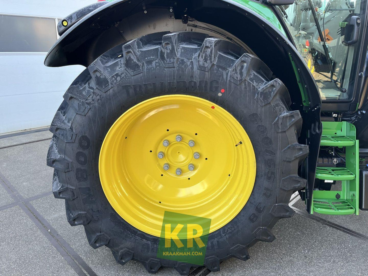 John Deere 6120M - Traktor: 4 kép. John Deere 6120M - Traktor: 4 kép.
