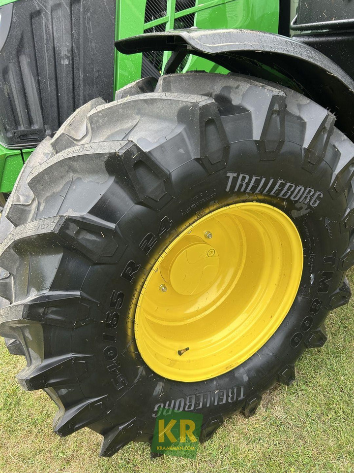 John Deere 6120M - Traktor: 3 kép. John Deere 6120M - Traktor: 3 kép.