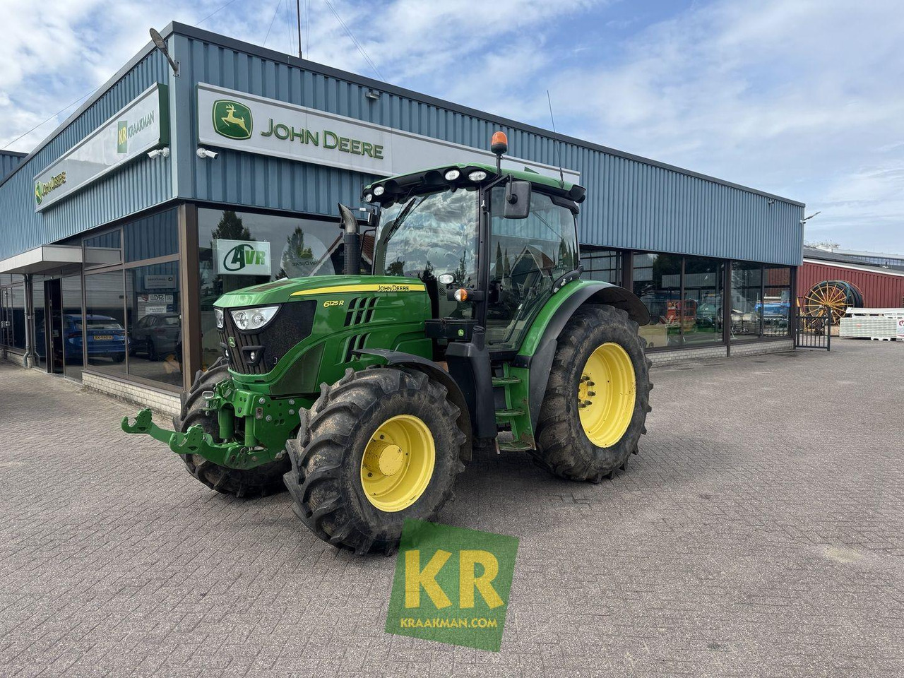 John Deere 6125R - Traktor: 1 kép. John Deere 6125R - Traktor: 1 kép.