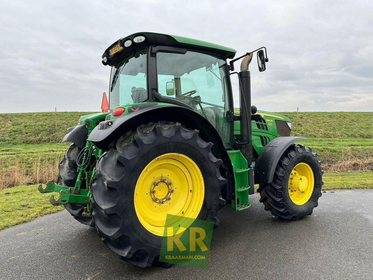 John Deere 6140R - Traktor: 5 kép. John Deere 6140R - Traktor: 5 kép.