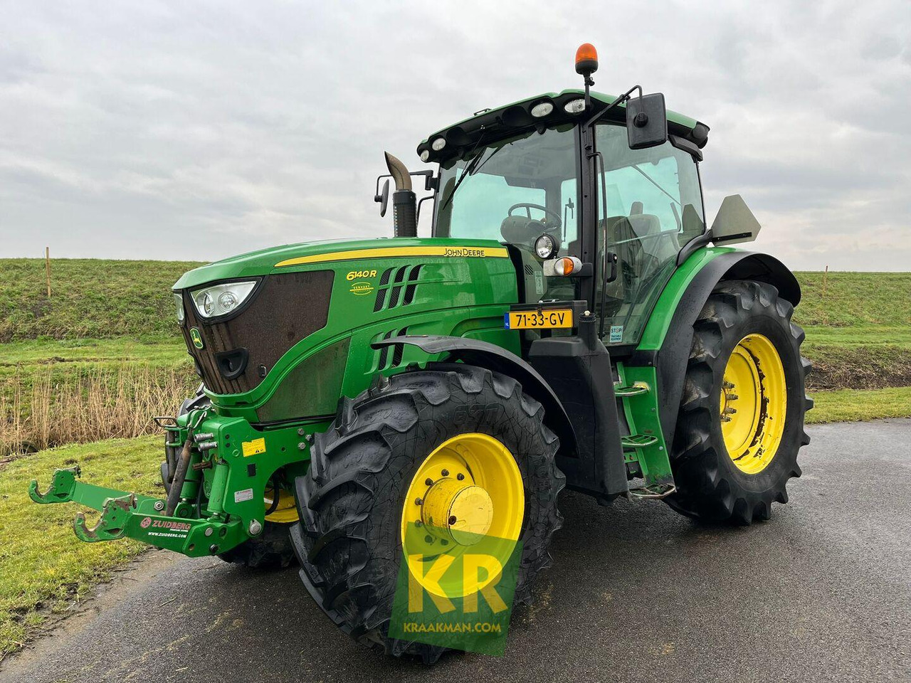 John Deere 6140R - Traktor: 1 kép. John Deere 6140R - Traktor: 1 kép.