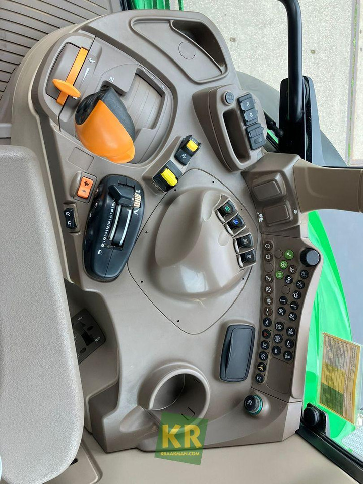 John Deere 6155M - Traktor: 5 kép. John Deere 6155M - Traktor: 5 kép.