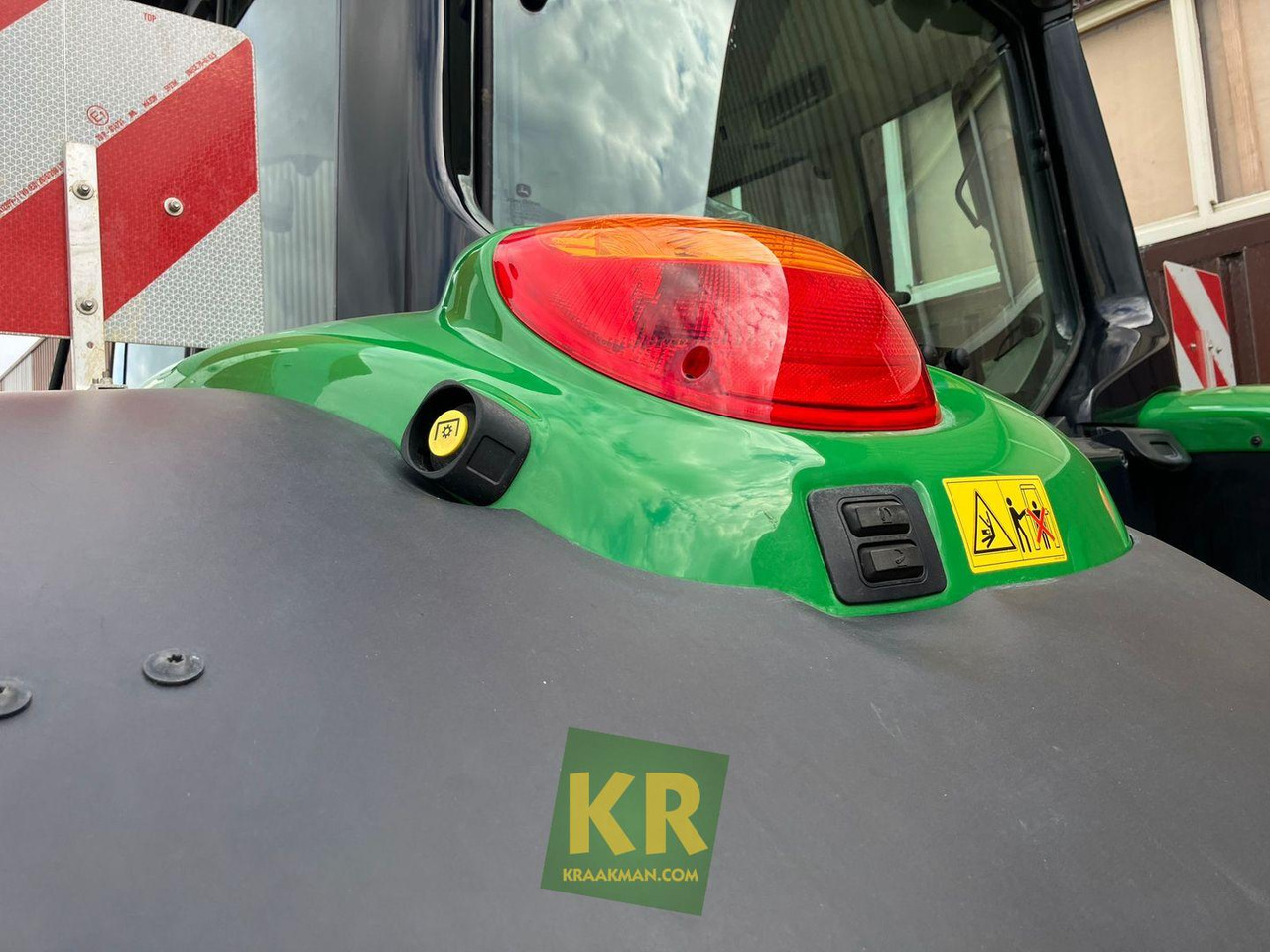 John Deere 6155M - Traktor: 3 kép. John Deere 6155M - Traktor: 3 kép.