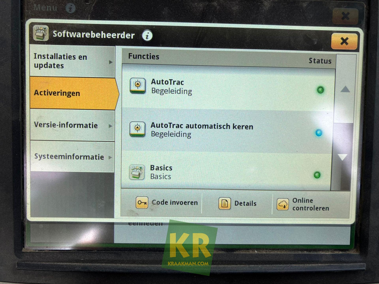 Traktor John Deere 6215R: 12 kép.