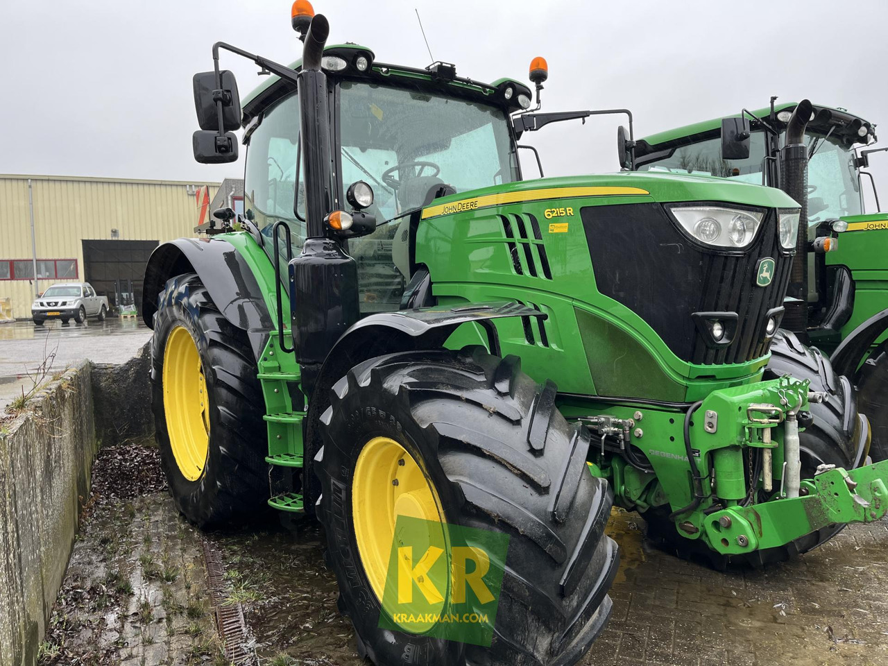 John Deere 6215R - Traktor: 2 kép. John Deere 6215R - Traktor: 2 kép.
