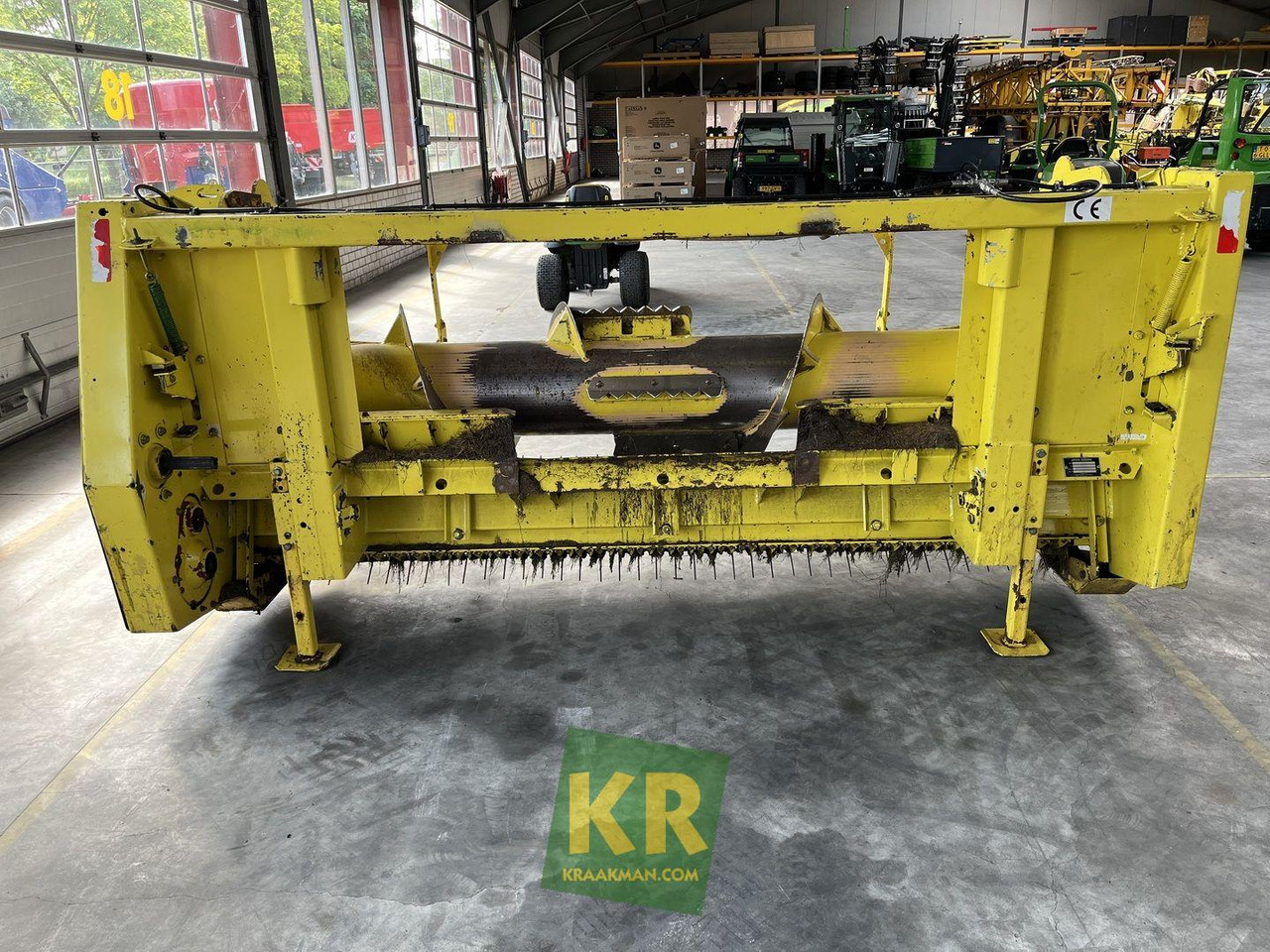 John Deere 630B - Takarmánybetakarító gép: 4 kép. John Deere 630B - Takarmánybetakarító gép: 4 kép.