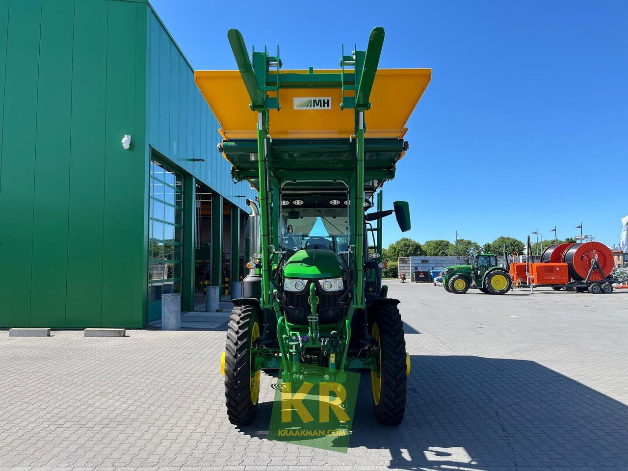 John Deere 6R 155 - Traktor: 2 kép. John Deere 6R 155 - Traktor: 2 kép.