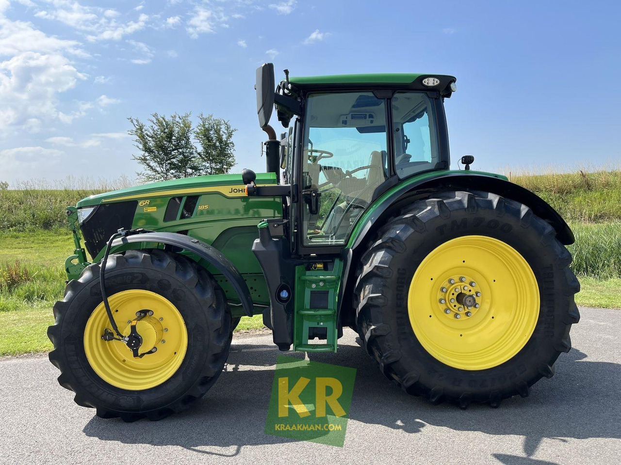 John Deere 6R 185  - Traktor: 2 kép. John Deere 6R 185  - Traktor: 2 kép.