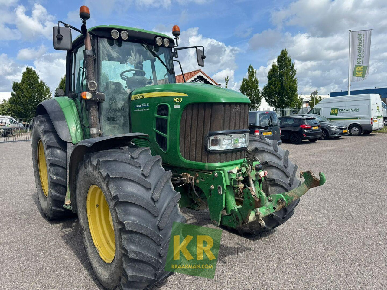 John Deere 7430 PREMIUM - Traktor: 4 kép. John Deere 7430 PREMIUM - Traktor: 4 kép.