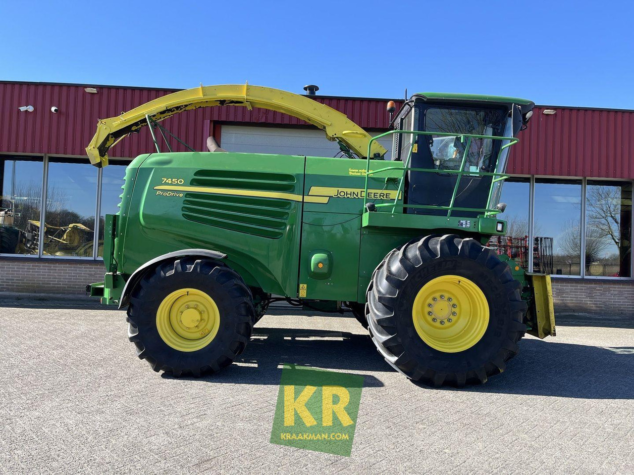 John Deere 7450 - Önjáró szecskázógép: 1 kép. John Deere 7450 - Önjáró szecskázógép: 1 kép.