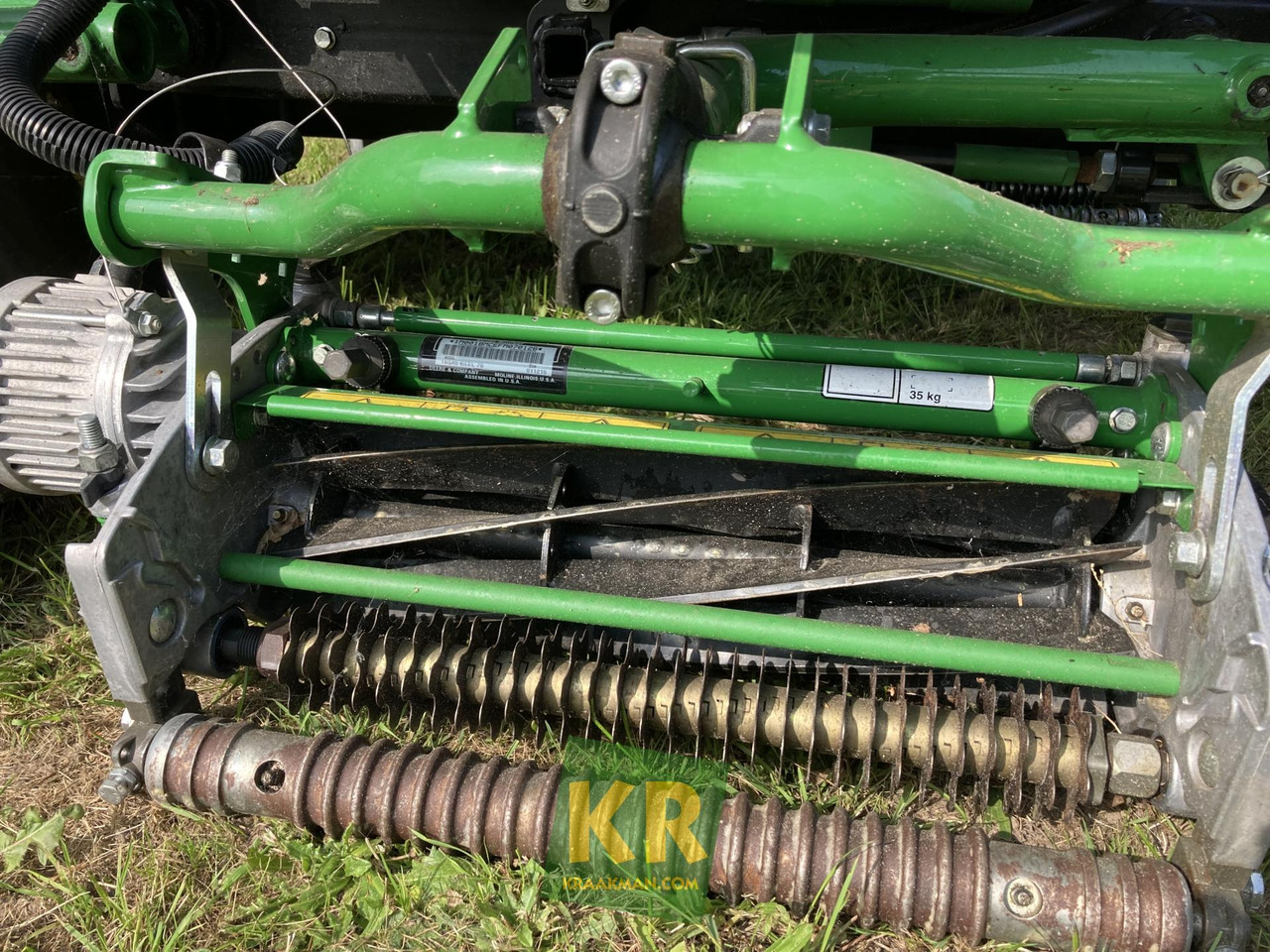 John Deere 8000A E-CUT - Kerti fűkasza: 4 kép. John Deere 8000A E-CUT - Kerti fűkasza: 4 kép.