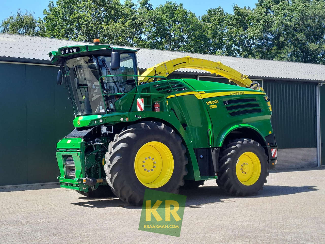 John Deere 8500 - Önjáró szecskázógép: 1 kép. John Deere 8500 - Önjáró szecskázógép: 1 kép.