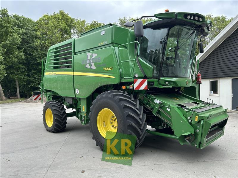 John Deere T660 - Kombájn: 2 kép. John Deere T660 - Kombájn: 2 kép.