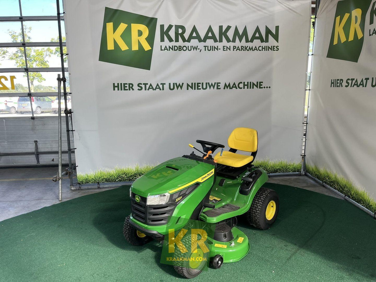 John Deere X127 - Kerti fűkasza: 1 kép. John Deere X127 - Kerti fűkasza: 1 kép.