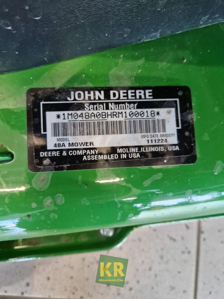 John Deere X370 - Kerti fűkasza: 1 kép. John Deere X370 - Kerti fűkasza: 1 kép.
