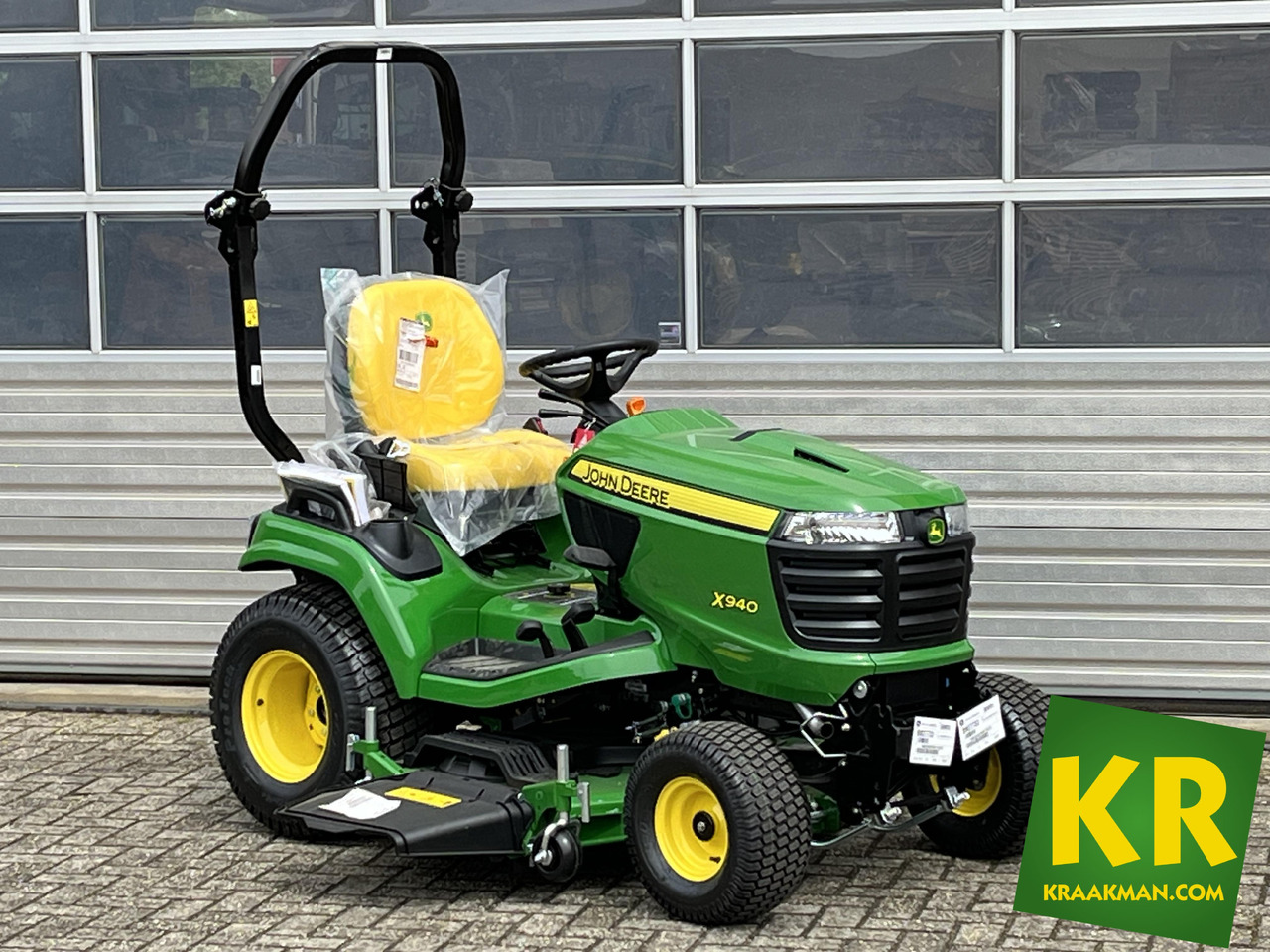 John Deere X940 - Kerti fűkasza: 1 kép. John Deere X940 - Kerti fűkasza: 1 kép.