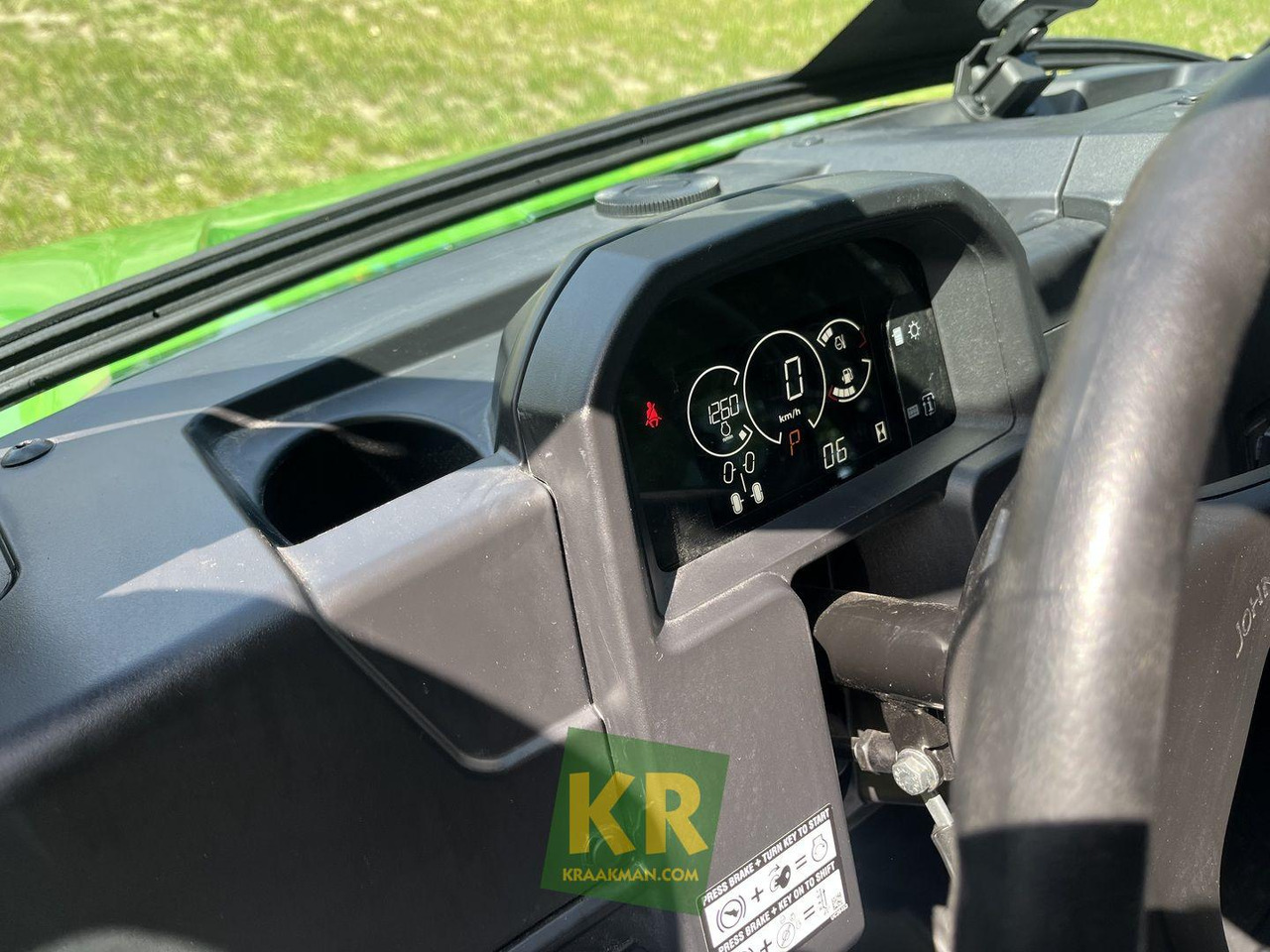 John Deere XUV875M - ATV/ Quad: 2 kép. John Deere XUV875M - ATV/ Quad: 2 kép.