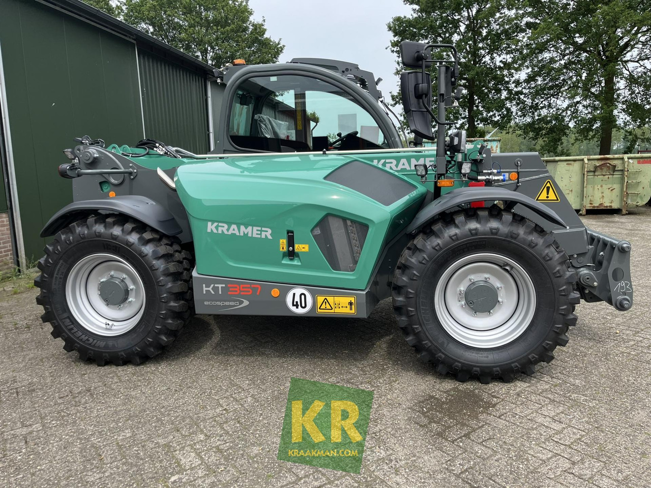Kramer KT357 - Teleszkópos rakodó: 4 kép. Kramer KT357 - Teleszkópos rakodó: 4 kép.