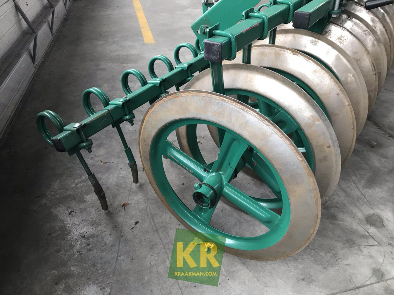 Kverneland 3300S Variomat - Eke: 2 kép. Kverneland 3300S Variomat - Eke: 2 kép.