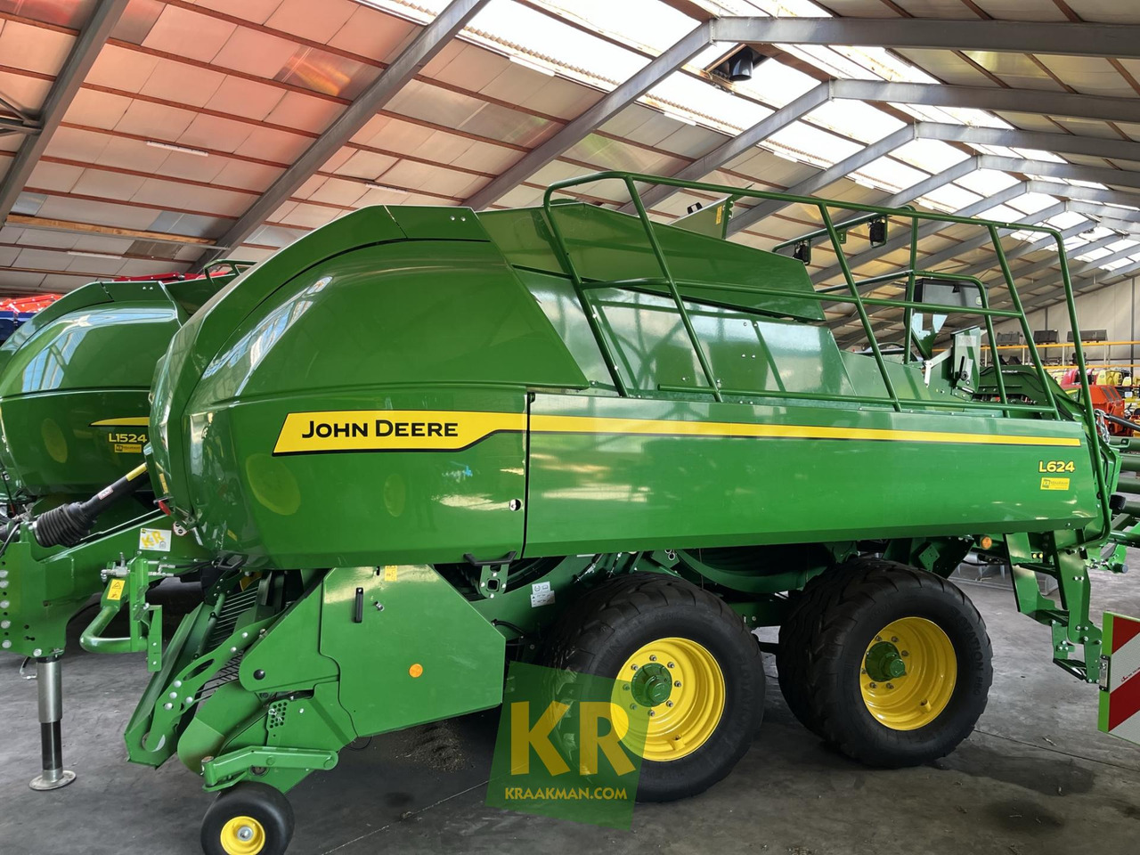 L624 John Deere - Kocka bálázó: 1 kép. L624 John Deere - Kocka bálázó: 1 kép.