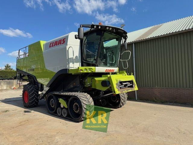 LEXION 750 Claas - Kombájn: 3 kép. LEXION 750 Claas - Kombájn: 3 kép.