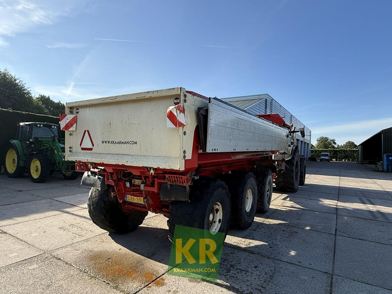 Maxxim 300 Beco  - Mezőgazdasági billenőpótkocsi: 3 kép. Maxxim 300 Beco  - Mezőgazdasági billenőpótkocsi: 3 kép.