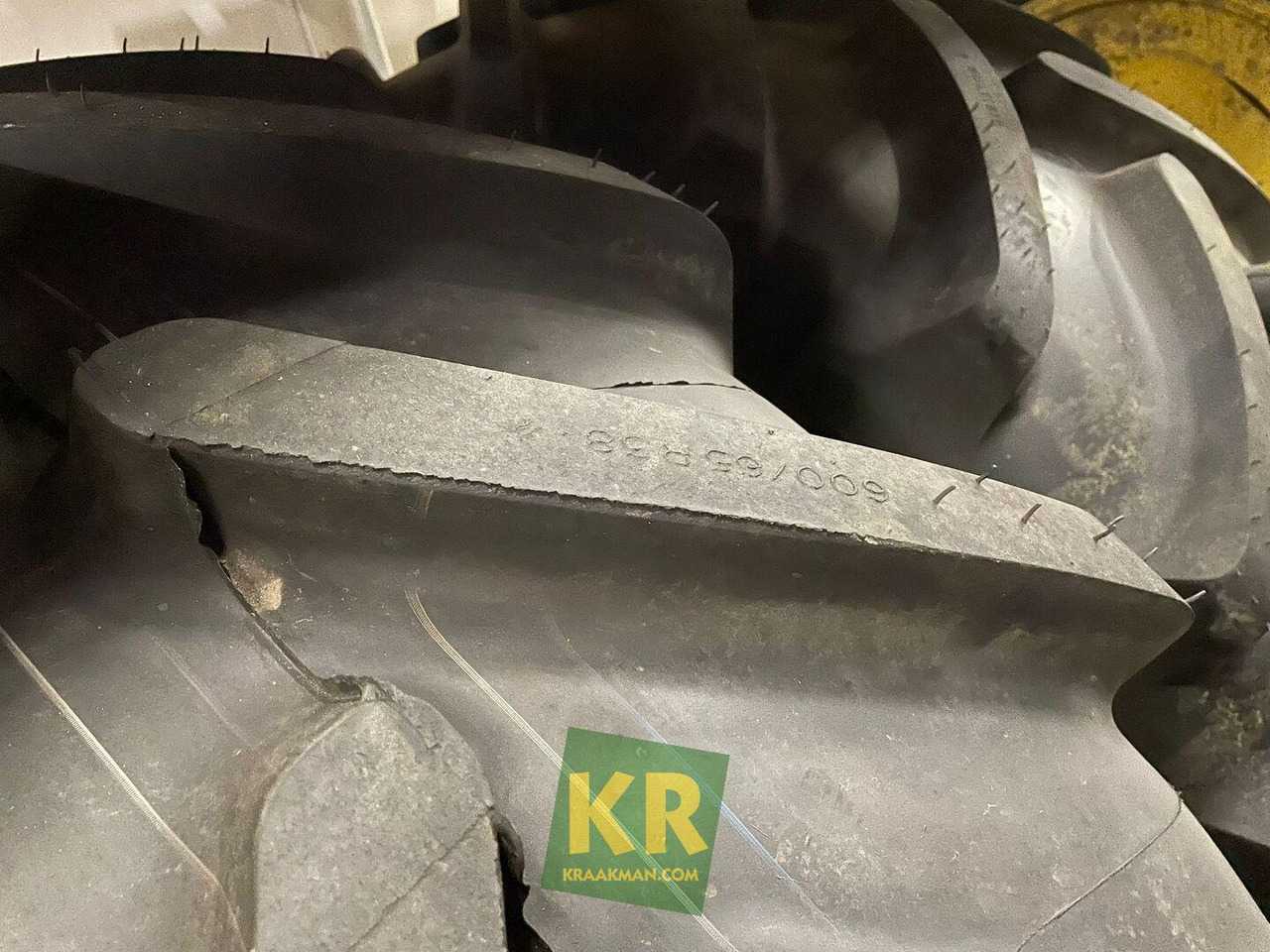 Michelin Multibib 600/65R38  - Komplett kerék - Mezőgazdasági gépek: 2 kép. Michelin Multibib 600/65R38  - Komplett kerék - Mezőgazdasági gépek: 2 kép.